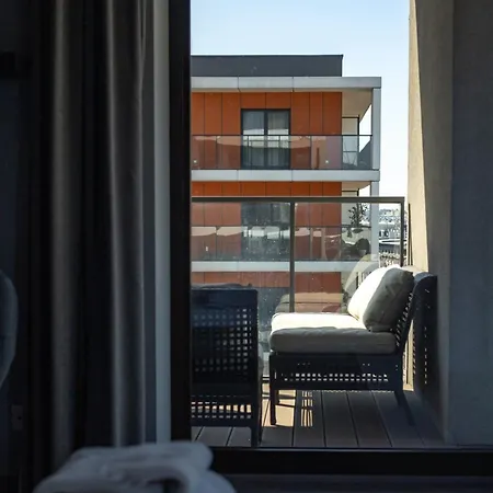 Riverside Vista Luxury Wellnes & By Uniquerent Апартаменти *