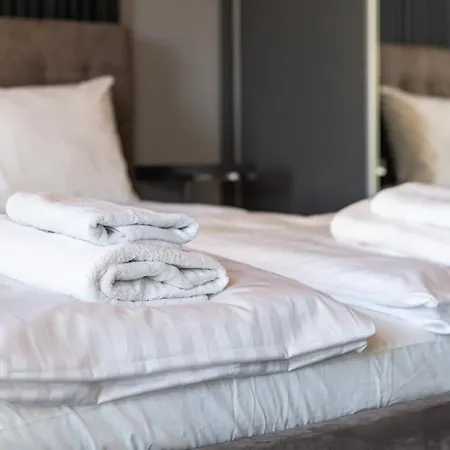 Апартаменти Riverside Vista Luxury Wellnes & By Uniquerent *