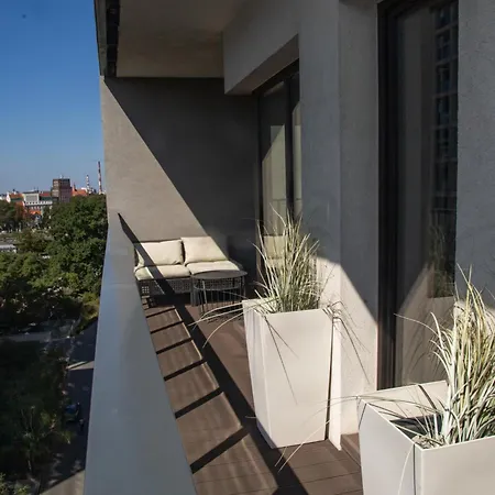 Riverside Vista Luxury Wellnes & By Uniquerent Апартаменти