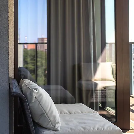Riverside Vista Luxury Wellnes & By Uniquerent Апартаменти *