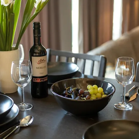 Апартаменти Riverside Vista Luxury Wellnes & By Uniquerent Вроцлав